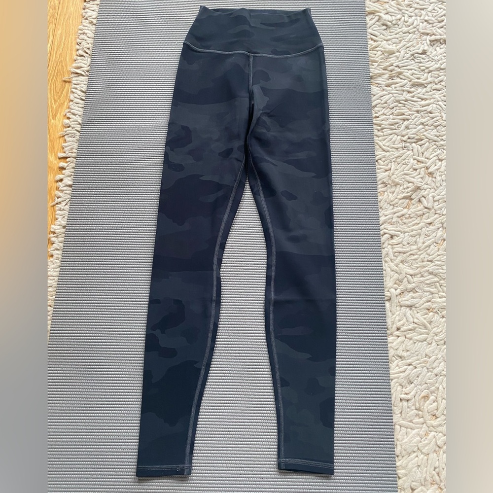 ALO Yoga Dark Camouflage Leggings